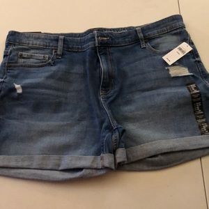 Gap shorts with tag...size 16/33